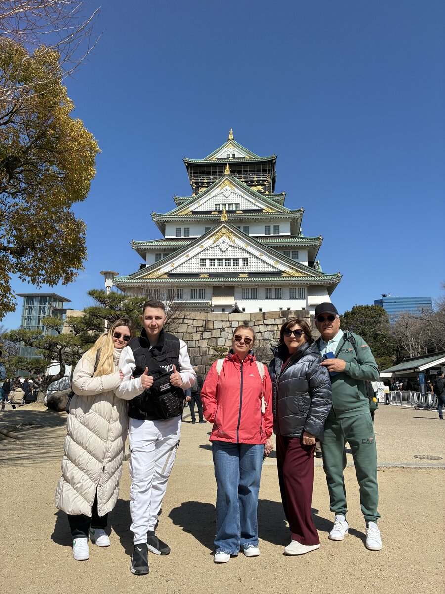 Group at Osaka Castle